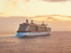 Image used under a Collective Commons License from: https://pixabay.com/en/cruise-ship-sunset-travel-sea-601527/